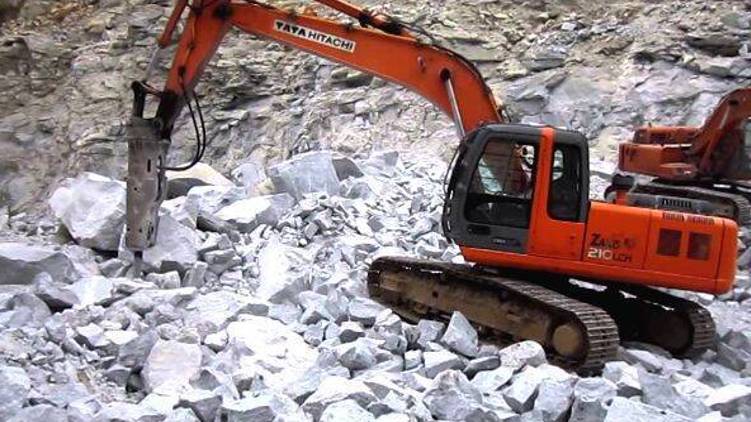 kannur quarry activities banned