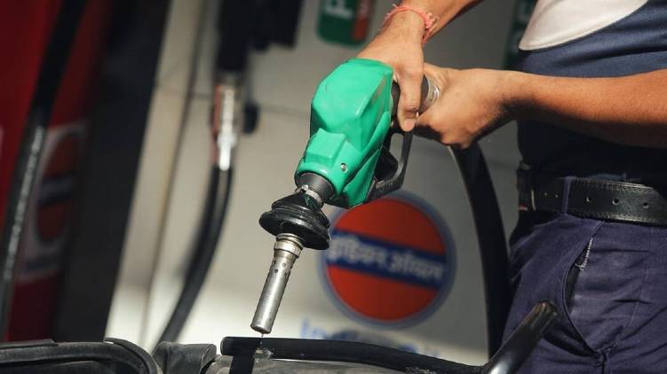 thriuvananthapuram petrol price cross 110