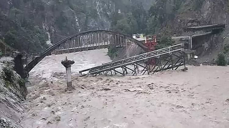 uttarakhand rain calimes 65 lives