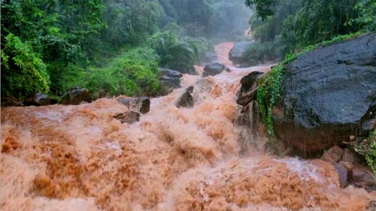 landslide in konni rain