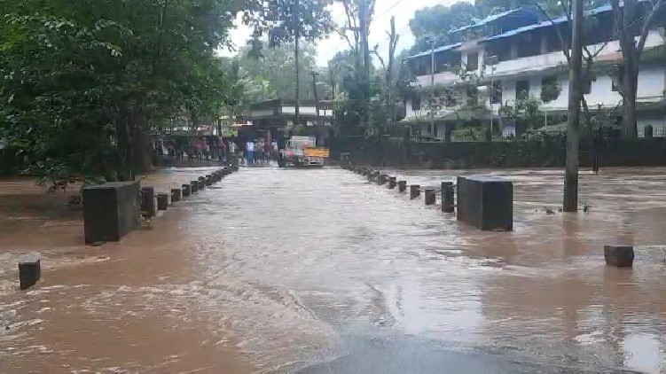 flood kollam heavy rain