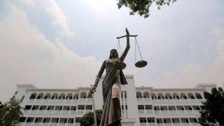 bangladesh judge suspended