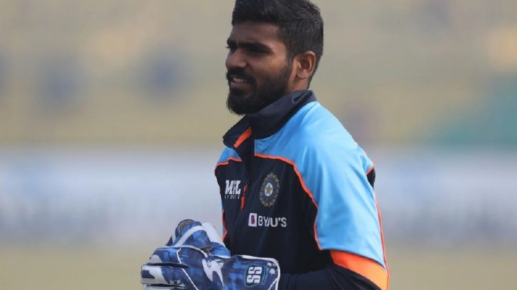 saha injured bharat keeping