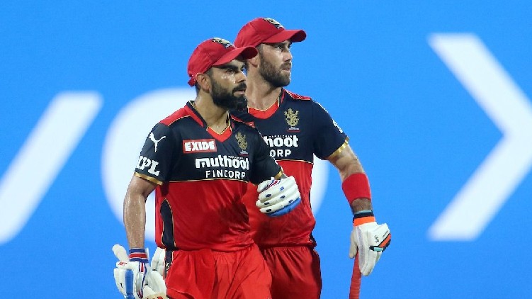 rcb retine kohli maxwell