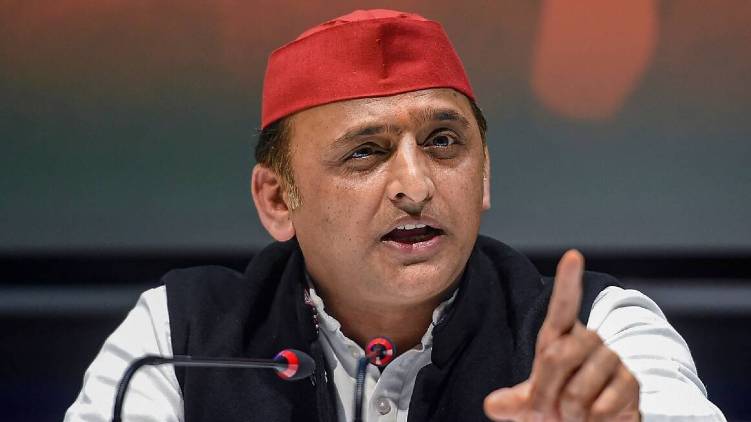 akhilesh yadav against congress