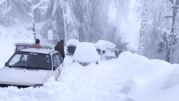 snowstorm pakistan