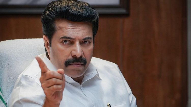 mammootty supports attack survivor