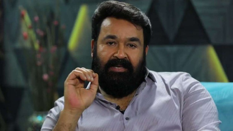 mohanlal supports survivor actress