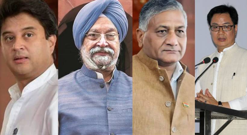 indian ministers fly to ukraine border