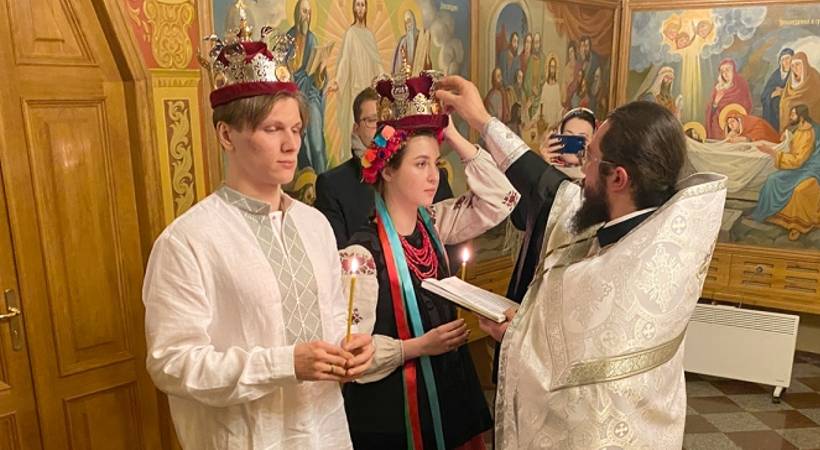 ukraine couple went for war after wedding