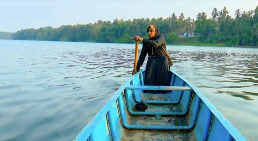 pennumma suhrabi rows boat chaliyar