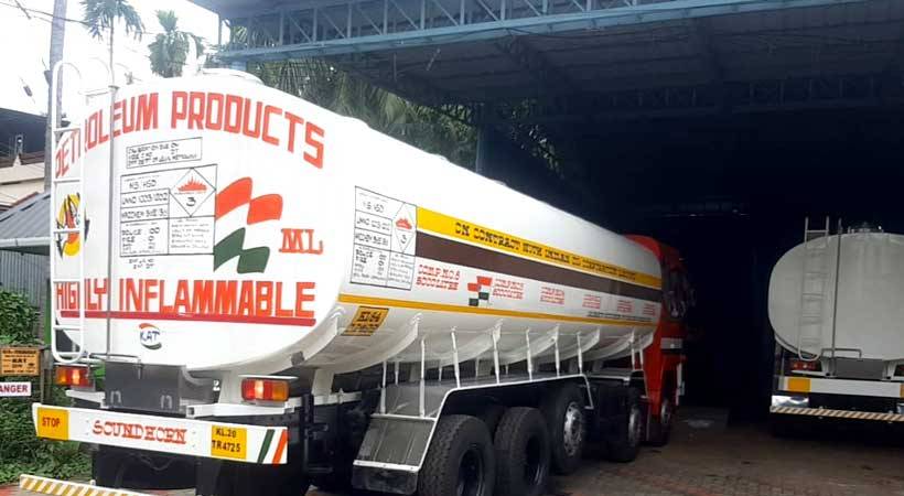 tanker lorry strike enters second day