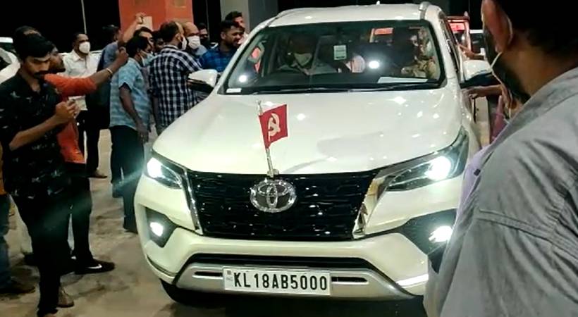 sitaram yechury cpim party congress car