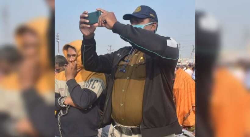 Madhya Pradesh Cops Take 'Holy Dip' In Ganga With Handcuffed Accused After Arrest