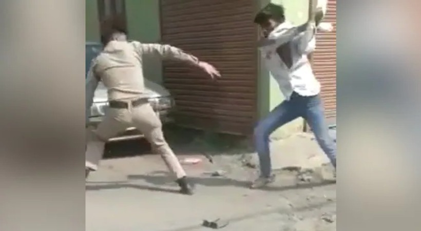 Man Snatches Cop's Baton, Thrashes Him After Minor Accident