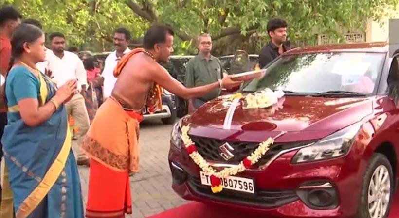 chennai based IT firm gifts car to employees