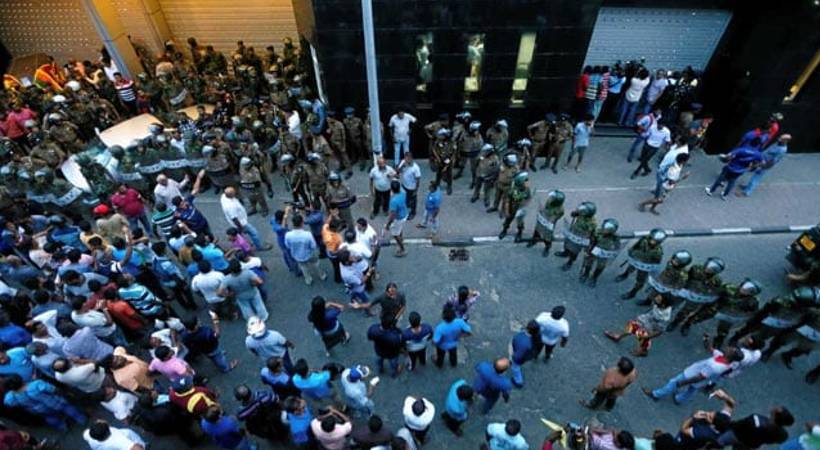 srilanka delcared emergency
