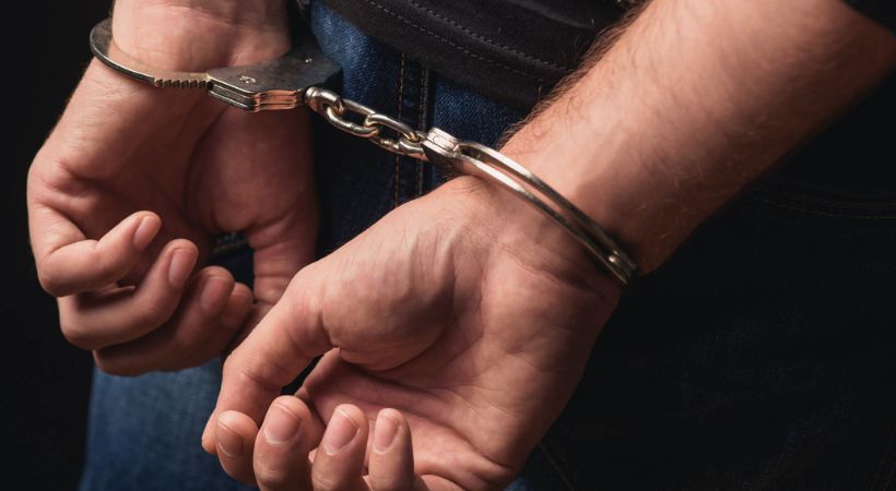 act as police and tried to rape young girl