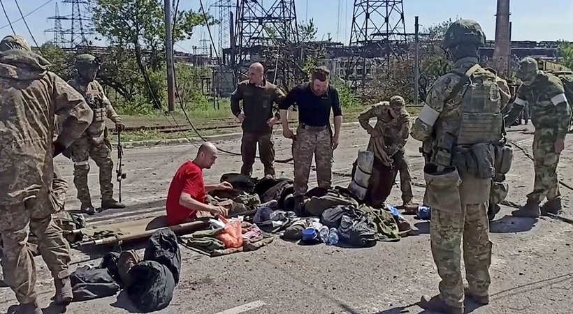 Russia says nearly 1000 more Mariupol fighters surrender