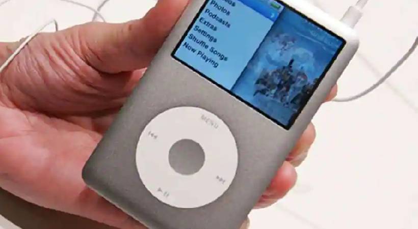 apple discontinues ipod