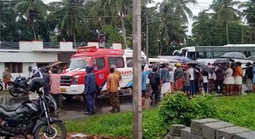 trissur and vadakara accident four death