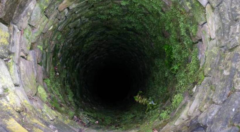 kollam well collapsed worker trapped