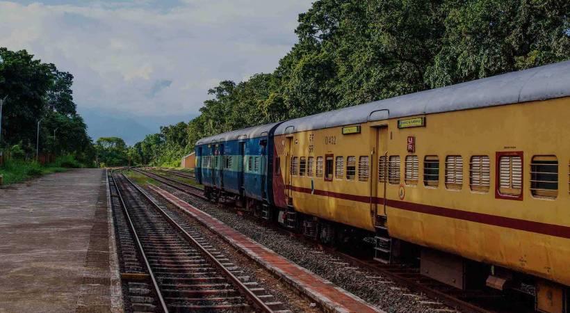 10 lakhs benefit with train ticket