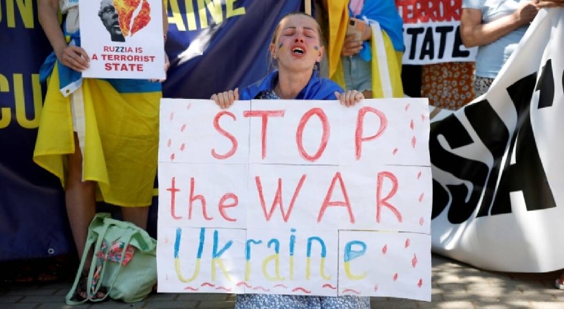 Ukraine bans Russian music books