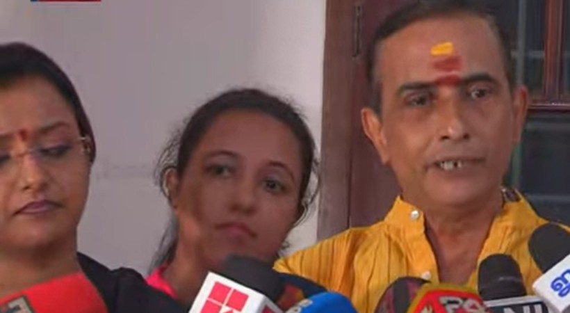 Swapna lawyer against jaleel