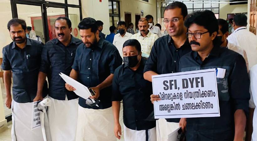 Opposition riots and media ban in kerala Assembly