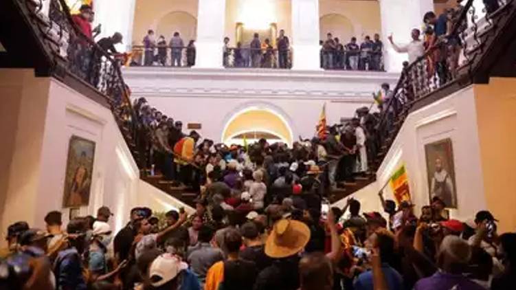 Riots continue in Sri Lanka