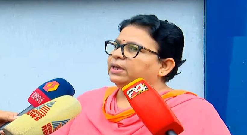 deedi damodaran against r sreelekha ips