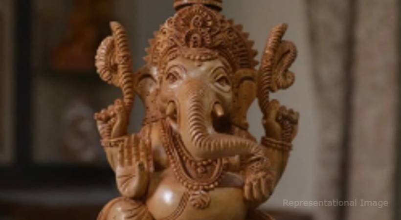 paruthippally sandalwood idol goes missing