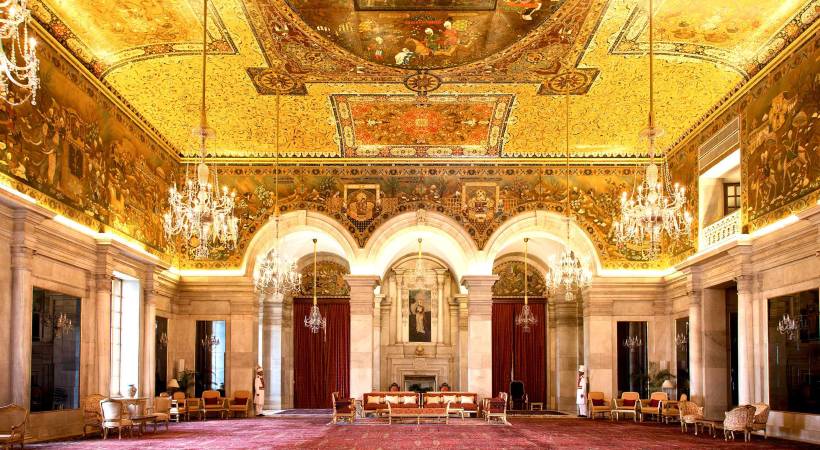 largest presidential palace in the world