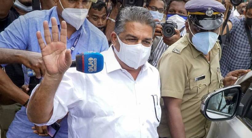 saji cheriyan reached home in Chengannur