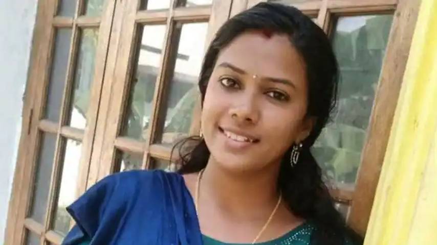 Death of Mahilamorcha leader Saranya; Case against Yuva Morcha leader