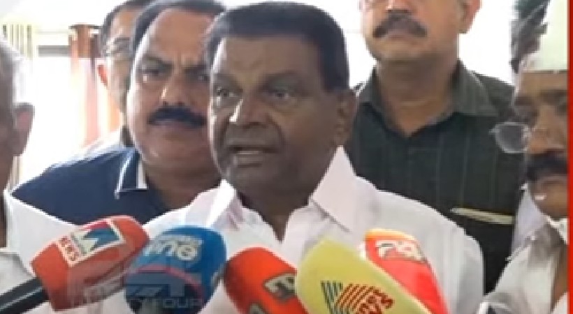 thiruvanchoor radhakrishnan kottayam dcc attack
