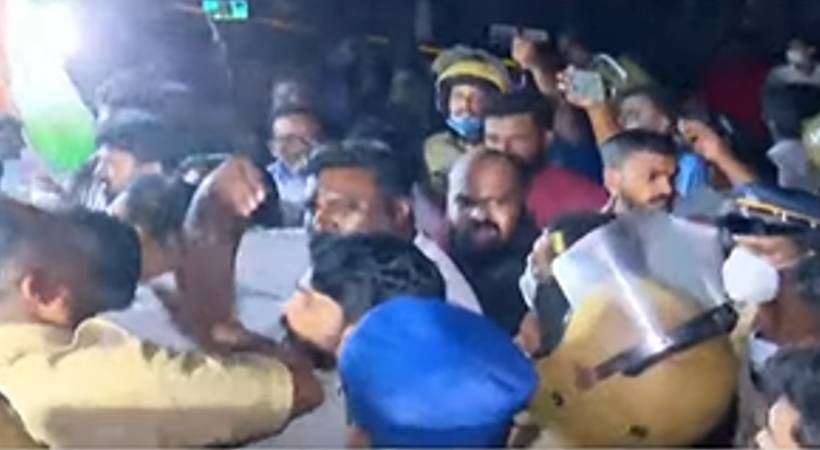 CPIM protest in front of vanchiyoor court