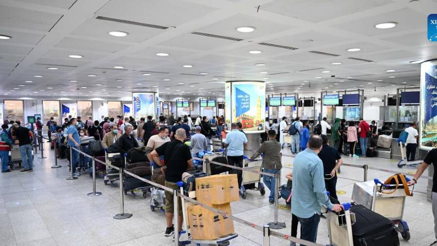 Kuwait stops issuing family, visit visas