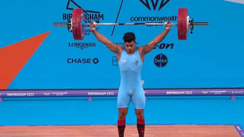 Achinta Sheuli wins gold in Weightlifting 73kg