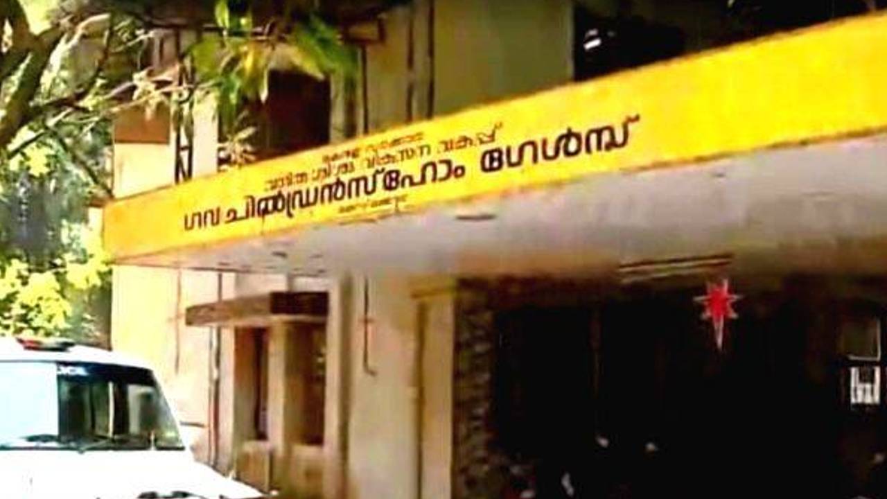 Two girls missing vellimadukunnu entry home
