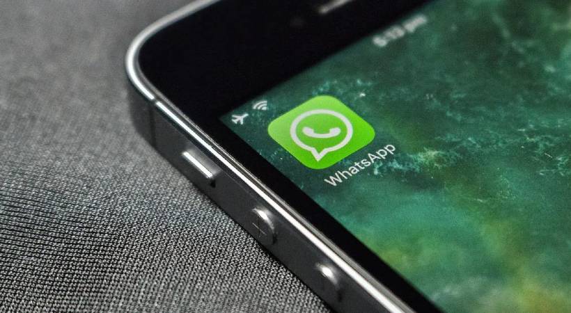 whatsapp adds ew features