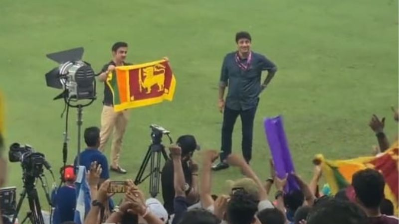 gautam gambhir with sri lanka flag