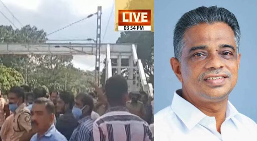 Two people died hit by a train in Kollam