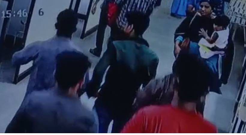 Gangs fight in Kayamkulam Taluk Hospital; Video