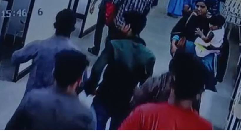 Gangs fight in Kayamkulam Taluk Hospital; Video