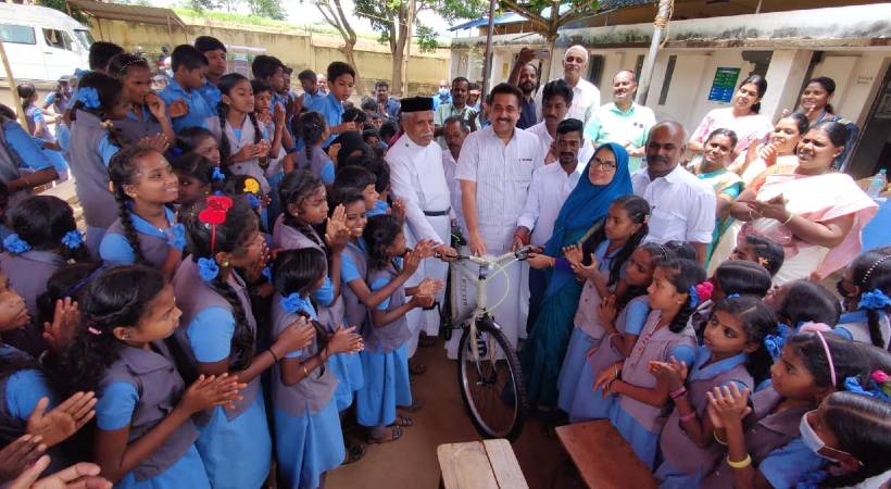 mammootty care and share foundation dsitributes cycle to attappady children