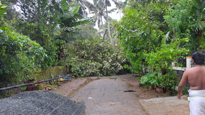 sudden cyclone rocked thrissur again