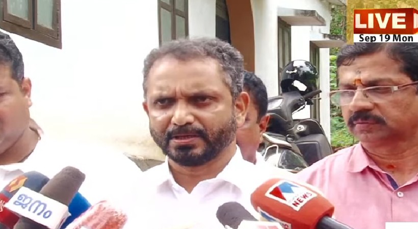 pinarayi vijayan k surendran