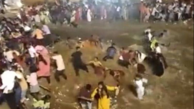 8 Died in flash flood during idol immersion west bengal